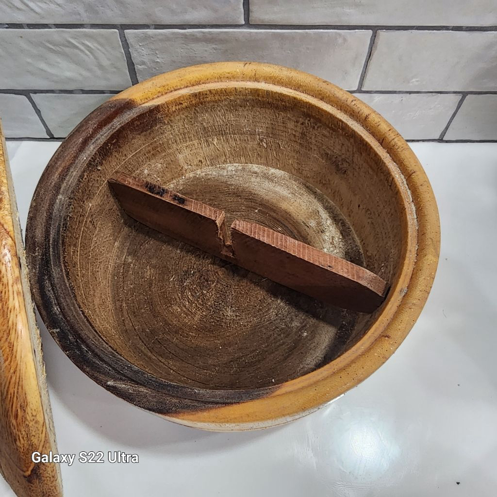 Handcrafted Rustic Bowl with Lid. Large - Picture 4 of 9
